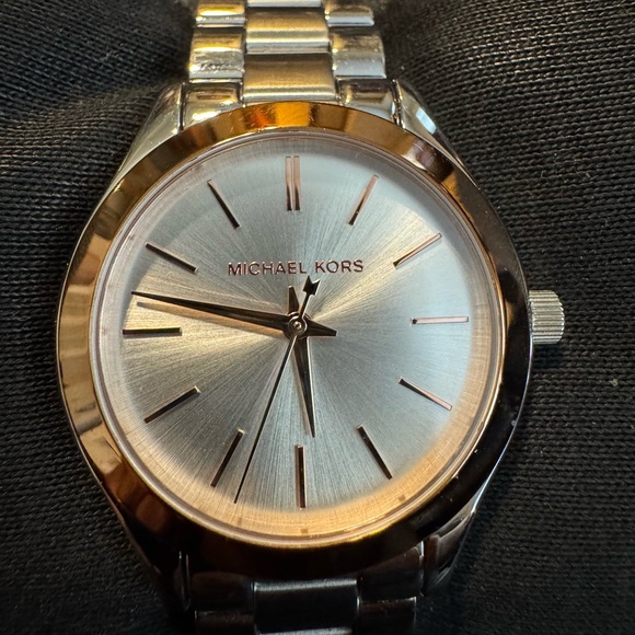 Beautiful Michael Kors Ladies Mini Slim Runway Silver/Rose Gold Watch - Picture 1 of 7